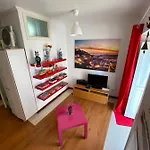 Alfama Sao Crispim Apartman *
